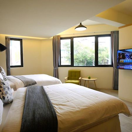 Flora Inn Тайнань Экстерьер фото