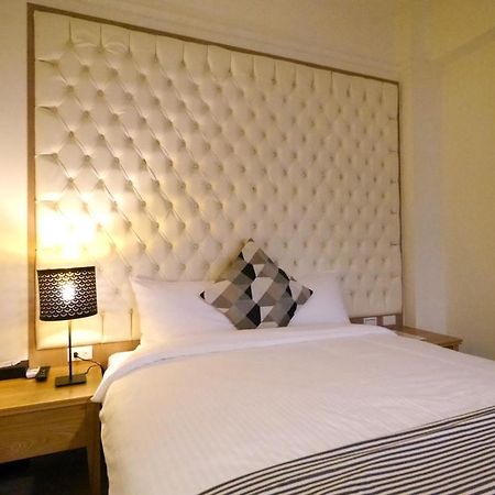 Flora Inn Тайнань Экстерьер фото