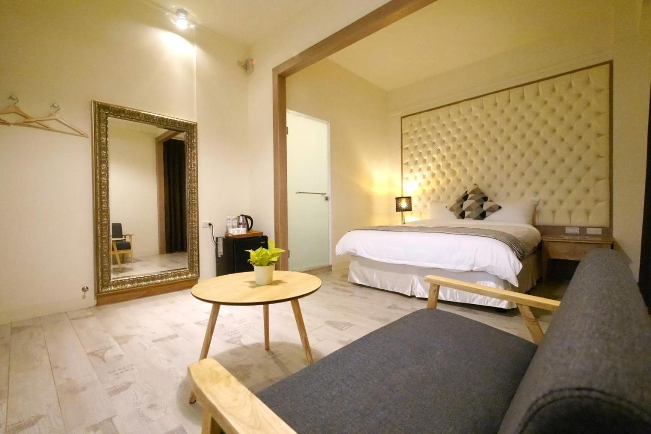 Flora Inn Тайнань Экстерьер фото
