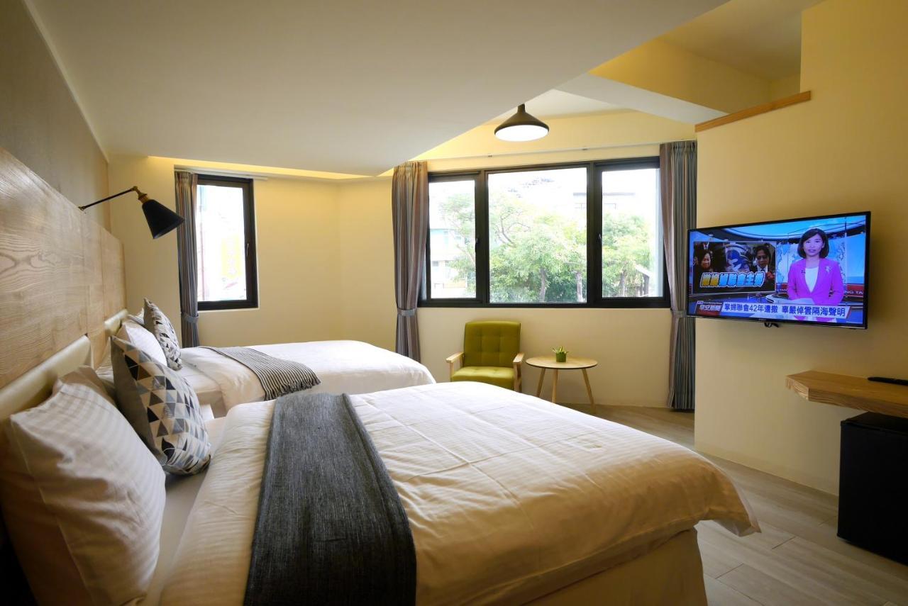 Flora Inn Тайнань Экстерьер фото