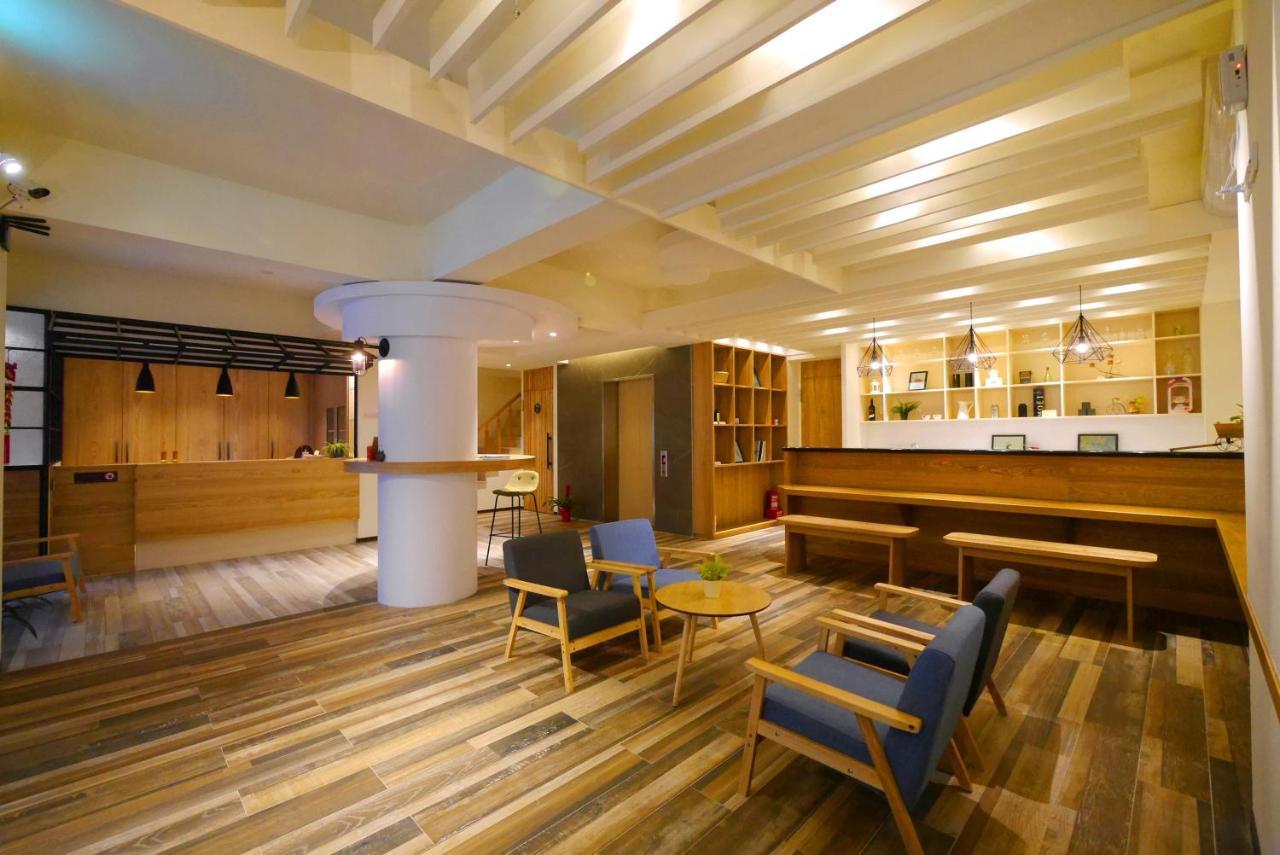 Flora Inn Тайнань Экстерьер фото