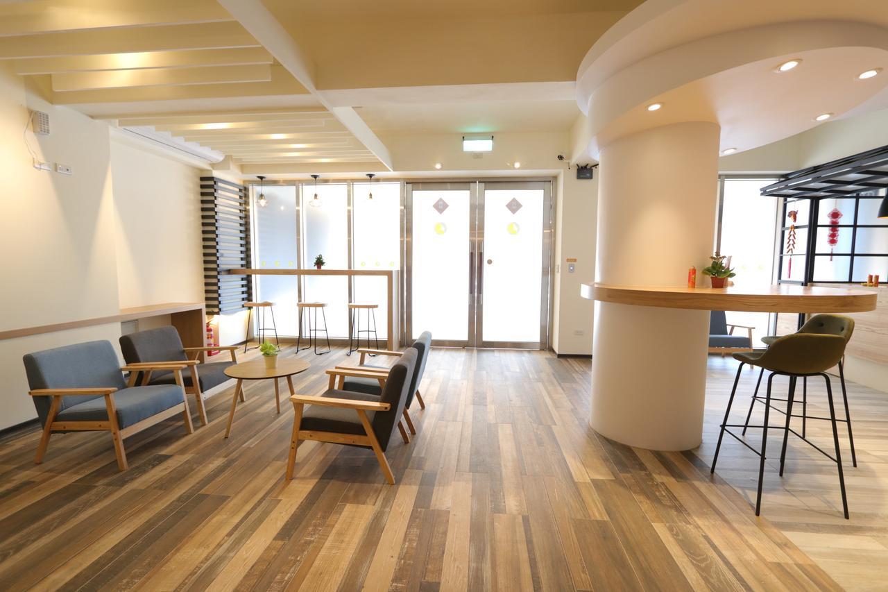 Flora Inn Тайнань Экстерьер фото