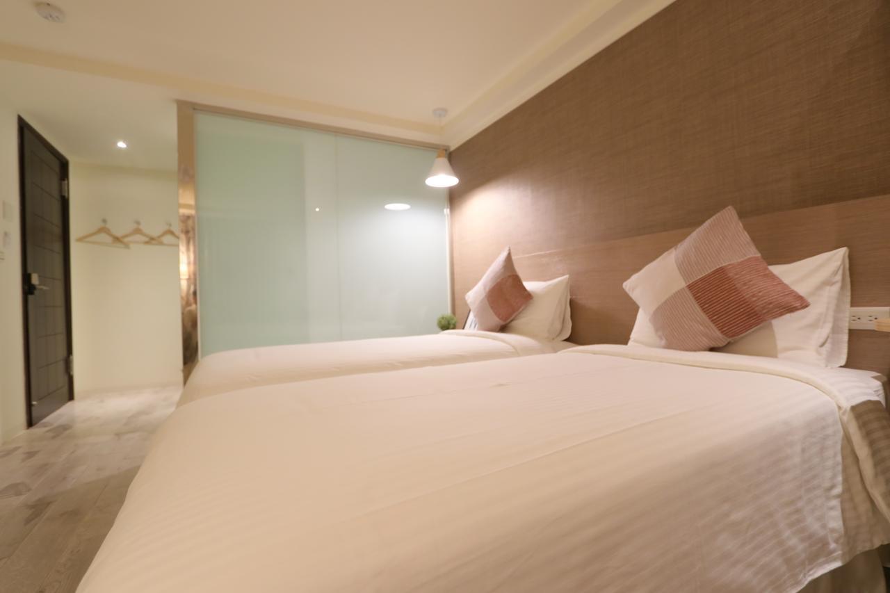 Flora Inn Тайнань Экстерьер фото