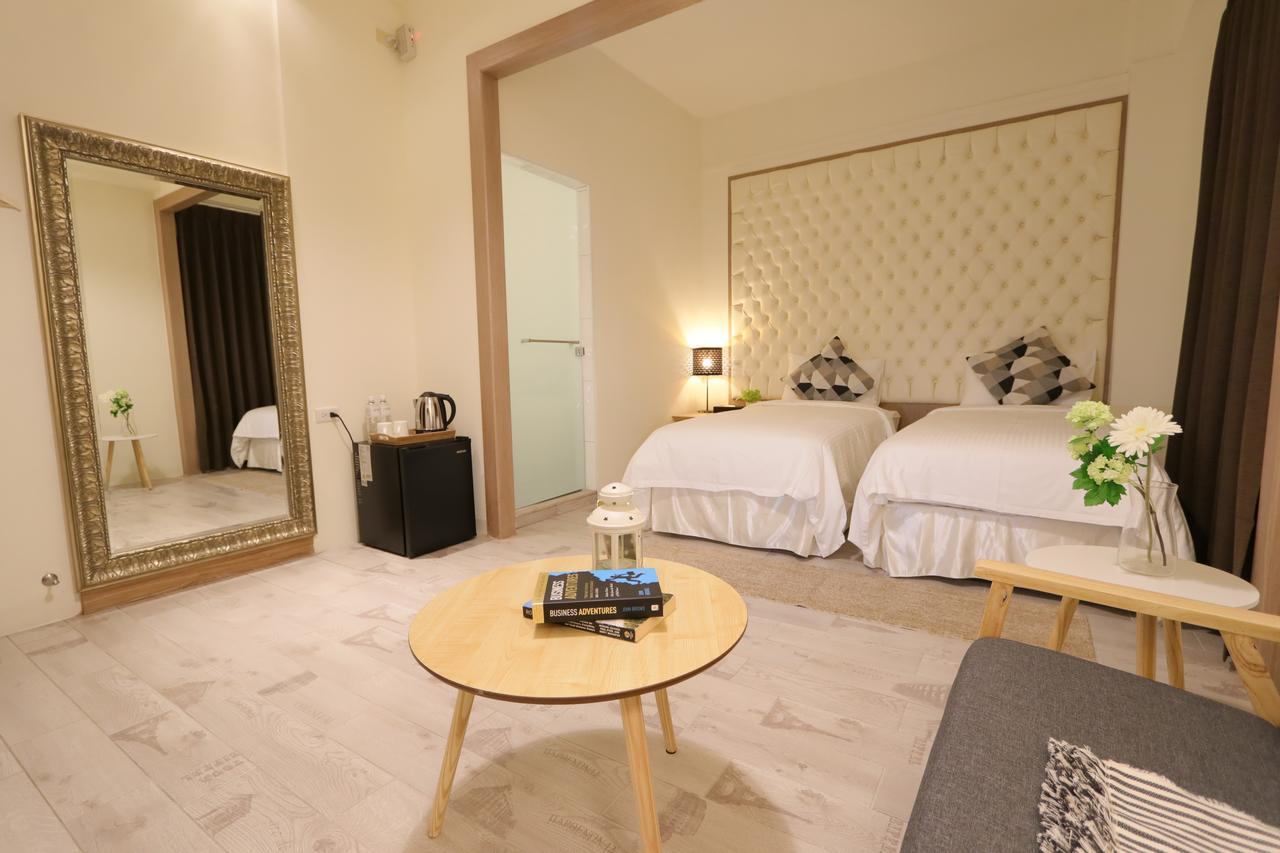 Flora Inn Тайнань Экстерьер фото
